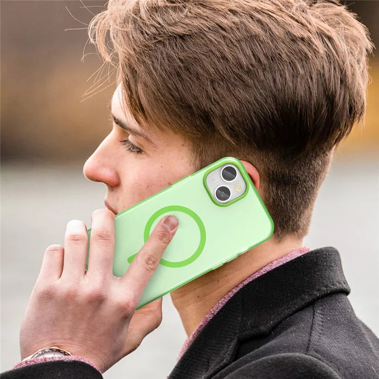 iPhone 15 Magnetic Case Matte Phone Cover Anti-Fingerprint Anti-Scratch - Fluorescent Green